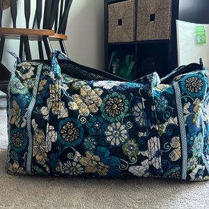 Large Vera Bradley travel bag